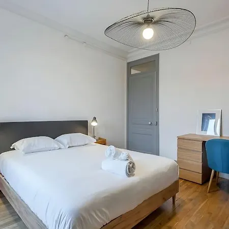 10' De Lyon- Appartement Tassin Centre - 2 Parking Esterno foto