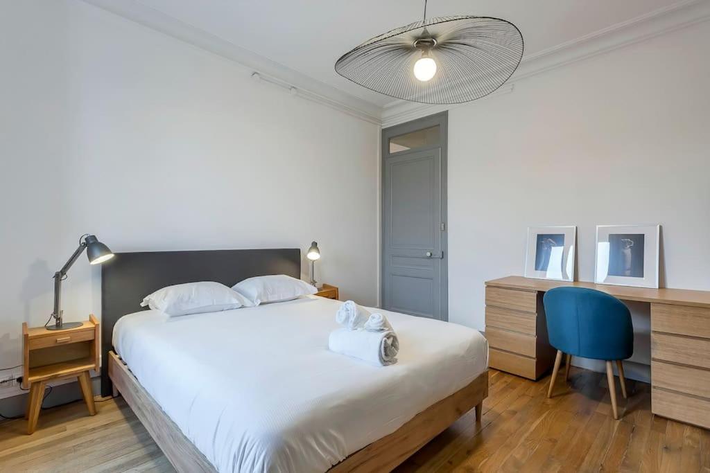10' De Lyon- Centre - 2 Parking Appartement